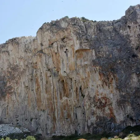 La Casa Di Pietra Tra Mare E Riserva *